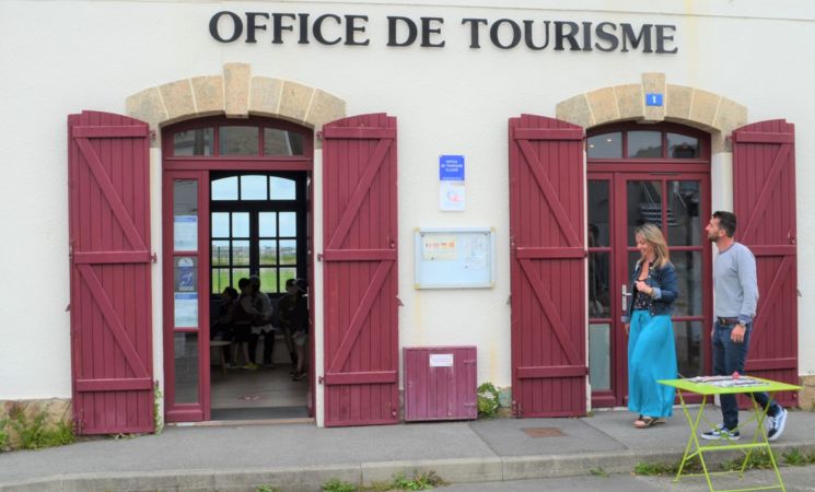 Devanture de l'office de tourisme de Port-Louis (Morbihan, 56)
