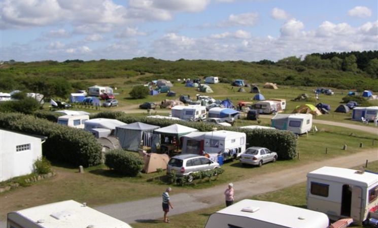 Emplacements pour tous et près de la nature, au Camping ** de Pen er Malo, Guidel (Morbihan 56)