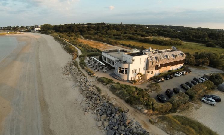 Hôtel-restaurant les mouettes à larmor-plage, hotel 3 étoiles en bord de mer au pied de la plage et avec vue sur l'océan (Morbihan, 56)