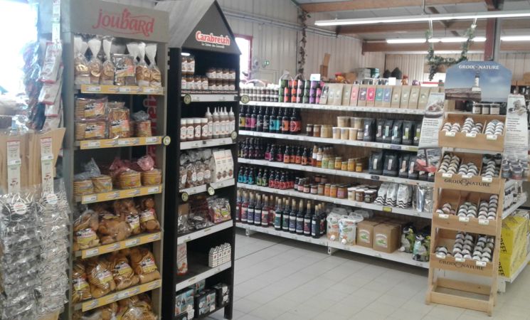 L'Espace Vert, votre magasin avec un grand rayon dédié aux produits locaux, aux produits du terroir, épicerie fine, à Languidic, proche de Lorient (Morbihan, 56), en Bretagne Sud