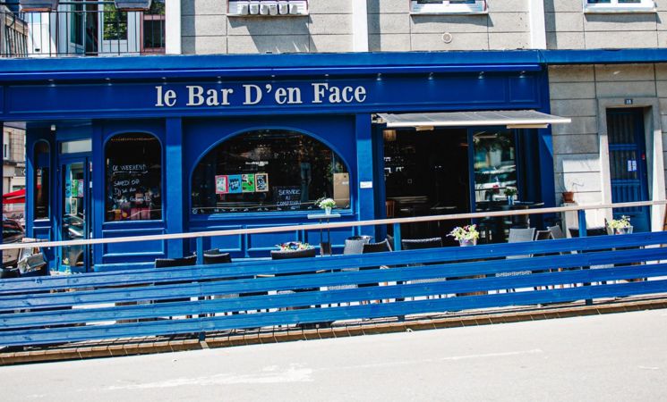 Le BDF, Bar d'en Face, terrasses sur la place Polig Monjarret à Lorient Bretagne Sud (Morbihan, 56)