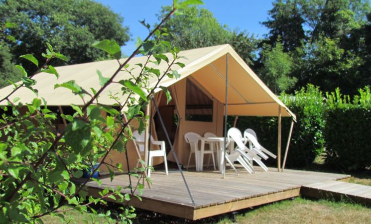 Location de tentes sur plancher au camping 2 étoiles Croas an ter à Clohars-Carnoët, proche Lorient Bretagne Sud (Finistère, 29)