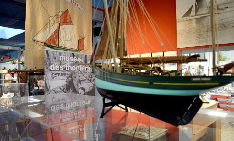 Maquette d’un thonier Dundee au Musée des thoniers à Etel, proche Lorient Bretagne Sud (Morbihan, 56)