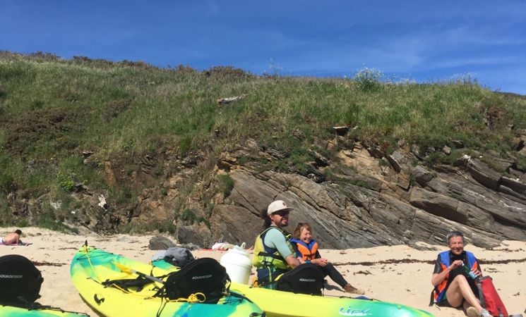 Randonnée accompagnée en kayak de mer à l'île de Groix, les Kayaks du Kaillou (Morbihan, 56)
