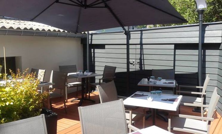 Restaurant le Clos Margaux, pour manger en extérieur, jolie terrasse abritée au centre-ville de Lorient (Morbihan, 56)