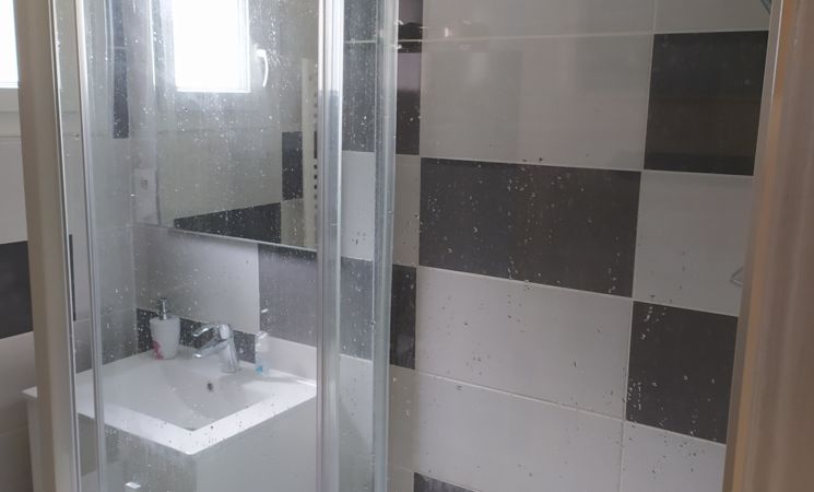 Salle de douche partagée de la maison d’hôtes Hon Ty à Groix, Lorient Bretagne Sud (Morbihan,56)