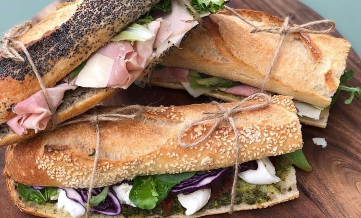 Sandwichs aux saveurs italiennes à emporter chez Alberti Traiteur au centre ville de Lorient, Bretagne Sud (Morbihan 56)