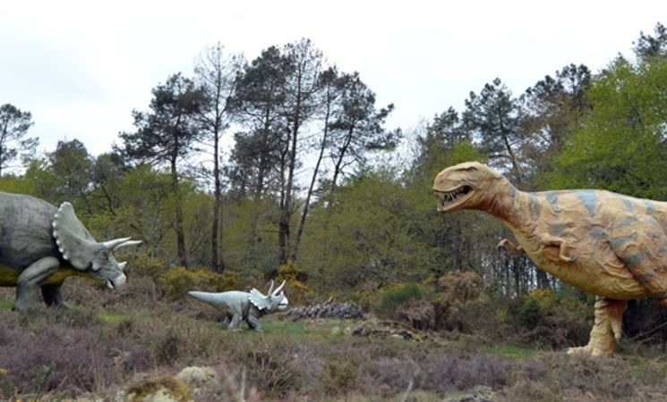 Une des 36 scènes grandeur nature au Parc de Préhistoire de Bretagne à Malansac, proche Lorient Bretagne Sud (Morbihan, 56)