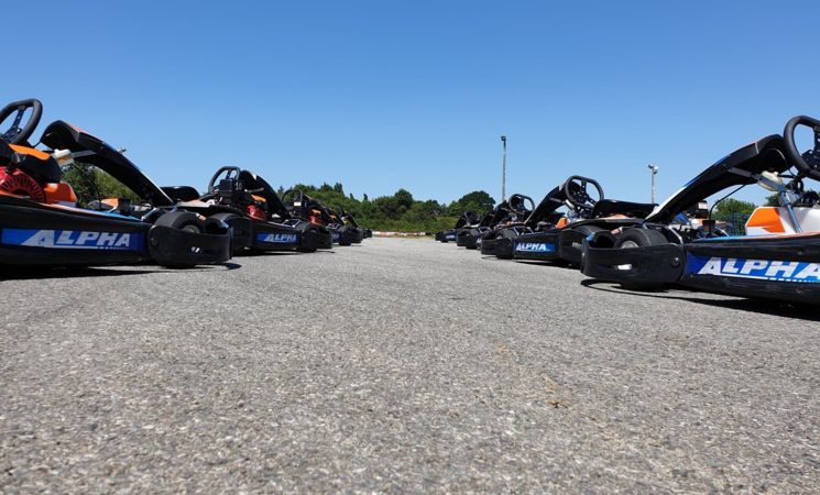 Une piste de kart de 700m au Kart Center de Pluméliau, proche Lorient Bretagne Sud (Morbihan, 56)