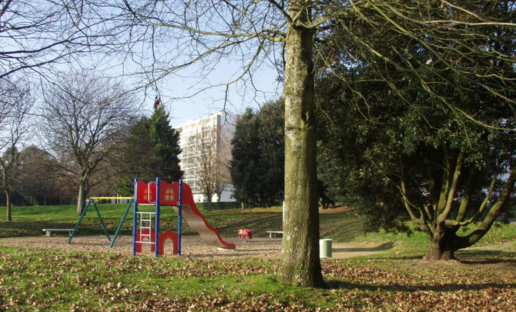 Aire de jeux au jardin Max Clément à Lorient - Parcs et jardins à Lorient Bretagne Sud (Morbihan)