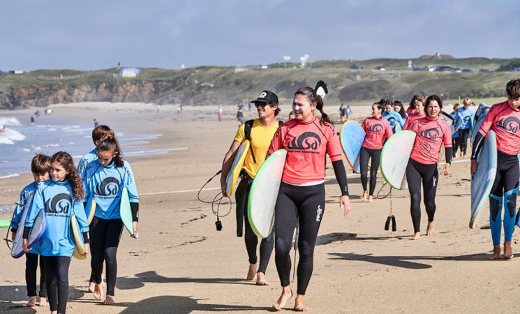 West Surf & Wild Skate Association, stages de surf à Guidel avec matériel fourni et adapté pour progresser en toute sécurité, à partir de 5 ans (Morbihan, 56)