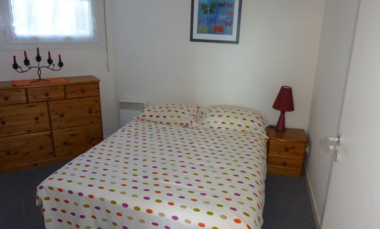 Appartement 4 personnes à Larmor-Plage avec lit double dans chambre fermée, idéal pour séjour en famille (Morbihan, 56)