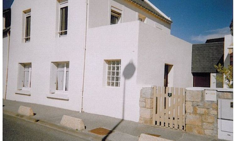 appartement de plain-pied situé proche de la plage de Locqueltas à Larmor-Plage avec sur la mer et sur la plage (Morbihan, 56)