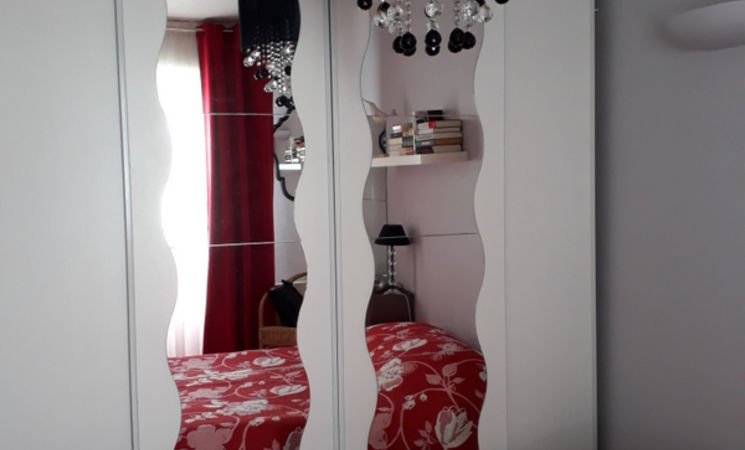 Appartement T2 4 personnes à Larmor-Plage comprenant une chambre fermée avec lit double ainsi qu’un canapé-lit dans le salon (Morbihan, 56)