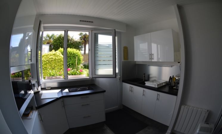 Appartement avec cuisine ouverte, vue sur le jardin calme, proche de La Base à Lorient (Morbihan 56)
