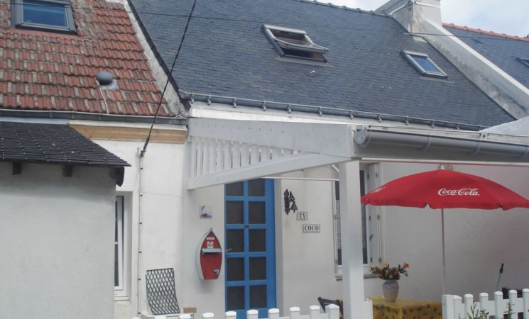 Entrée et terrasse de la maison à louer à Groix, Lorient Bretagne Sud (Morbihan, 56)