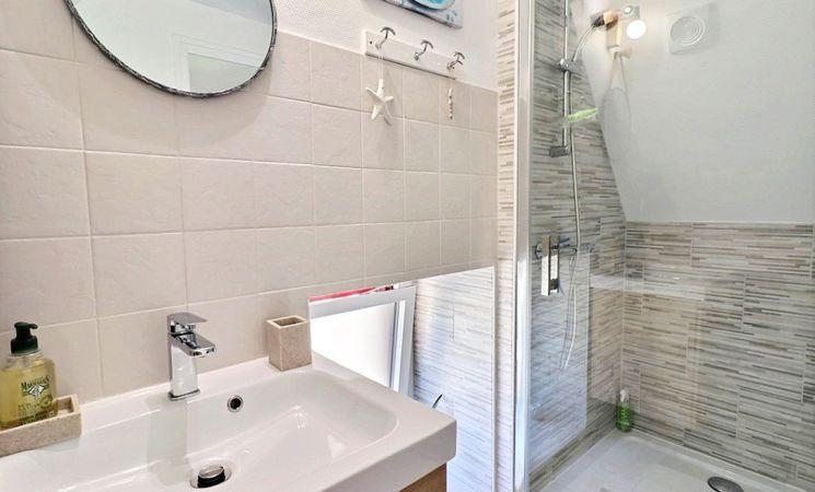 Gîte de Kerfralig, 4 personnes, salle de bain moderne et agréable, Languidic (Morbihan 56)