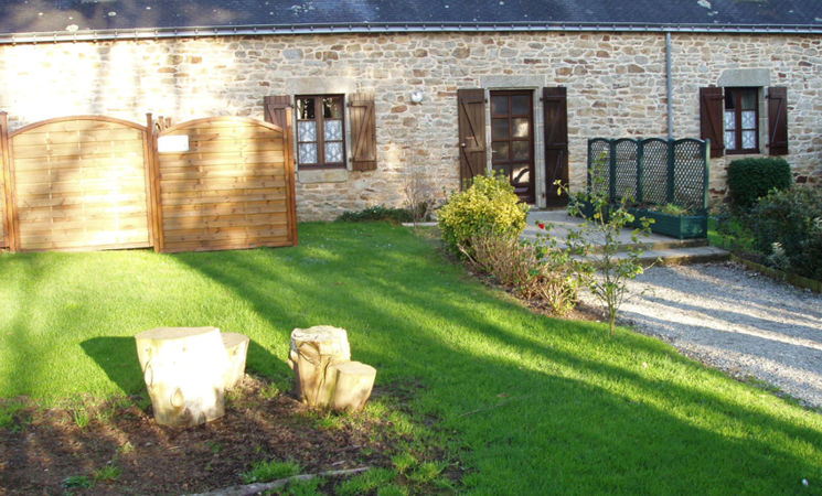 Maison typique pour 5 personnes, espace jardin fleuri et arboré pour séjour au calme (Morbihan, 56)
