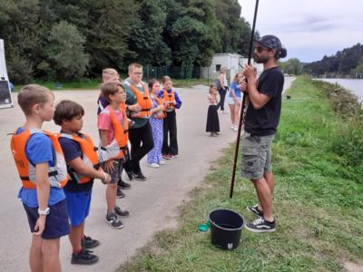 Prendre ses premiers poissons à la ligne