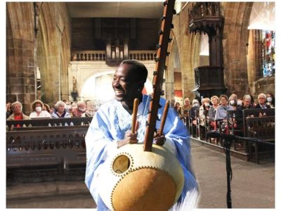 Cheick Tidiane Dia, virtuose de la kora en concert