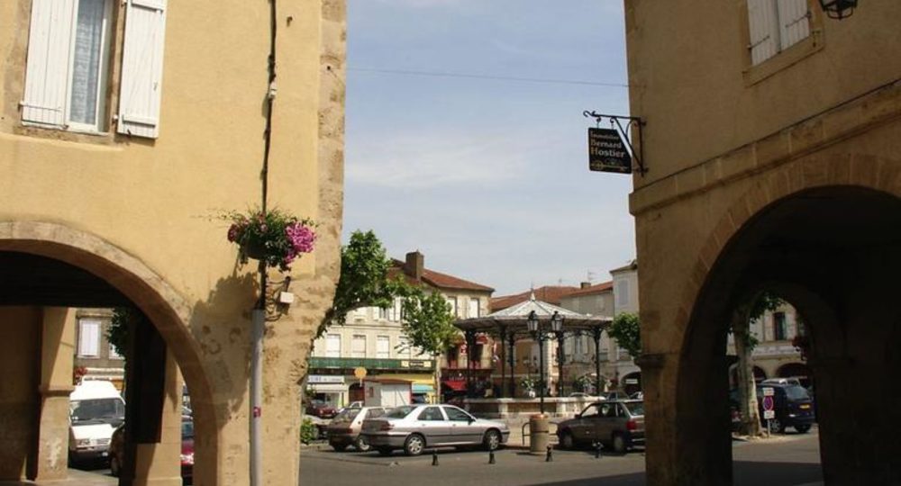 Balade accompagnée dans la bastide_Mirande