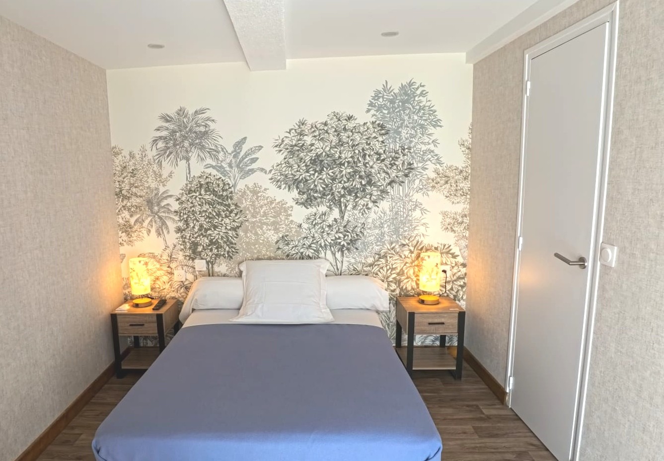 Chambre rez-de-chaussée pour 1 ou 2 personnes.