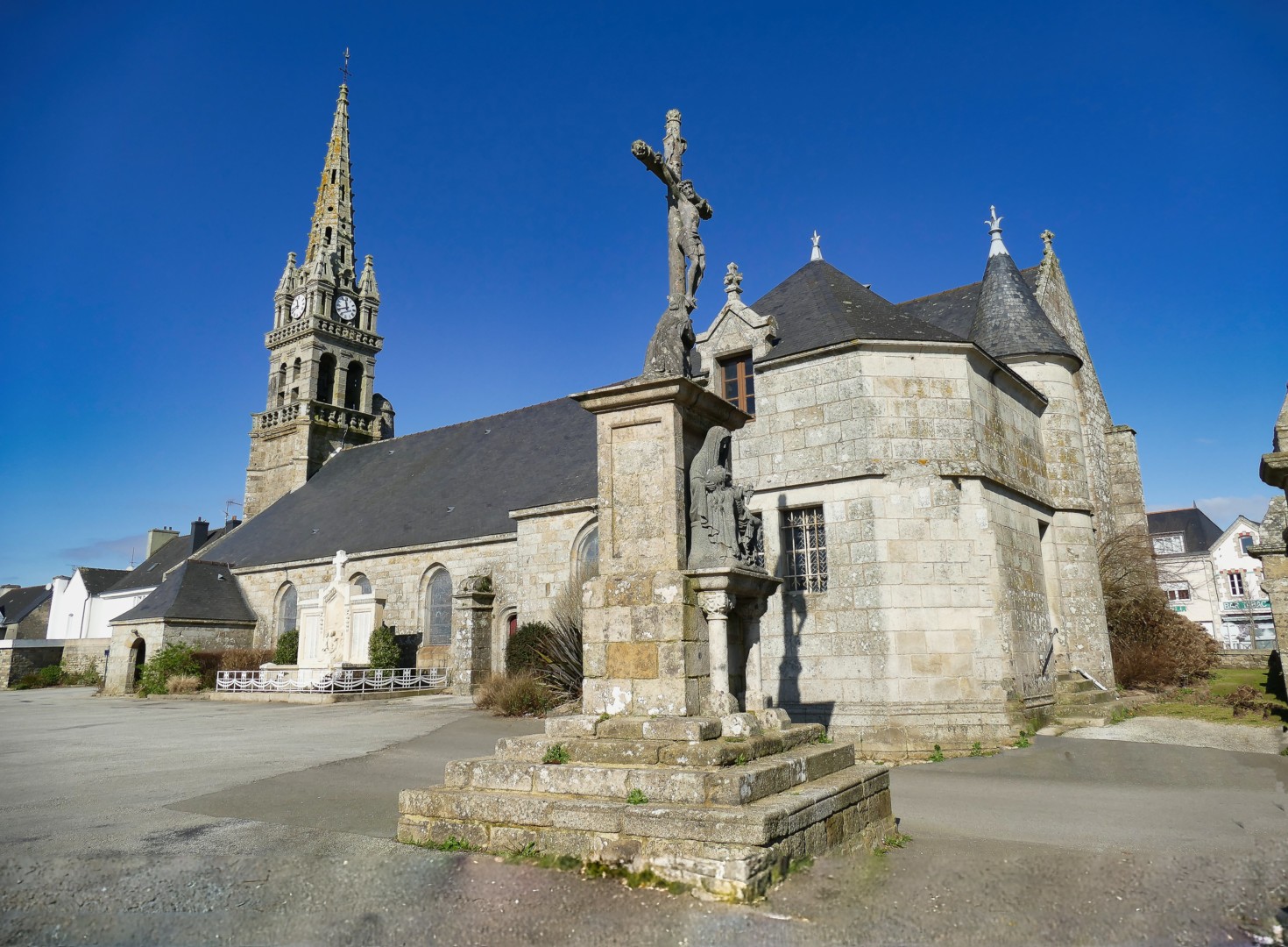 église_calvaire_guiscriff