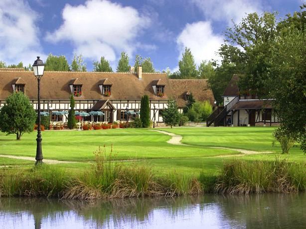 Hotel The Originals L'Orée des Chênes