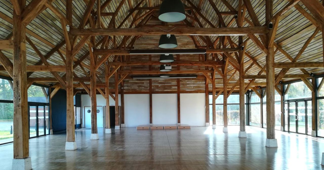 221117-salle-principale-halle-de-chamerolles-JOHNATAN