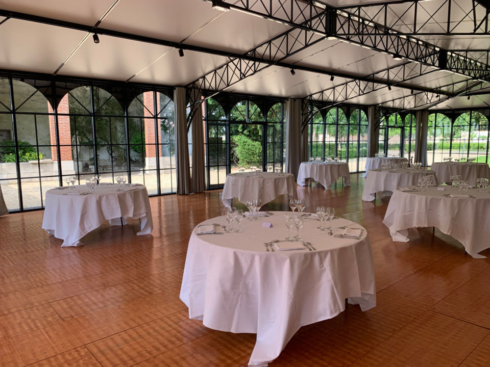 DINER SOUS LA SERRE