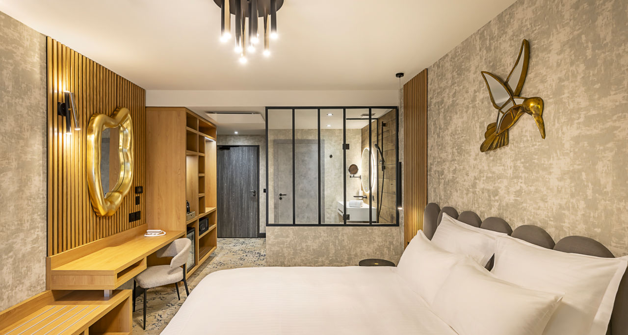 Chambre R1 vue sur SDB