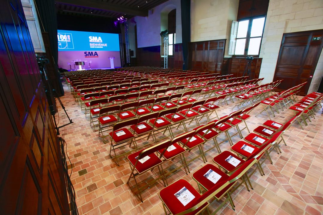 Plénière dans la salle des Communs d'Orléans