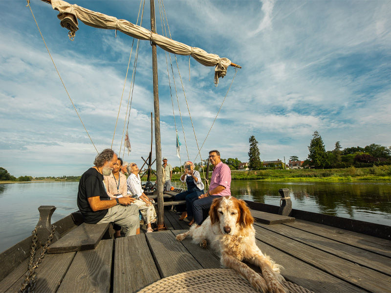Balade en bateau traditionnel sur la Loire à Combleux avec Escapades Ligériennes
