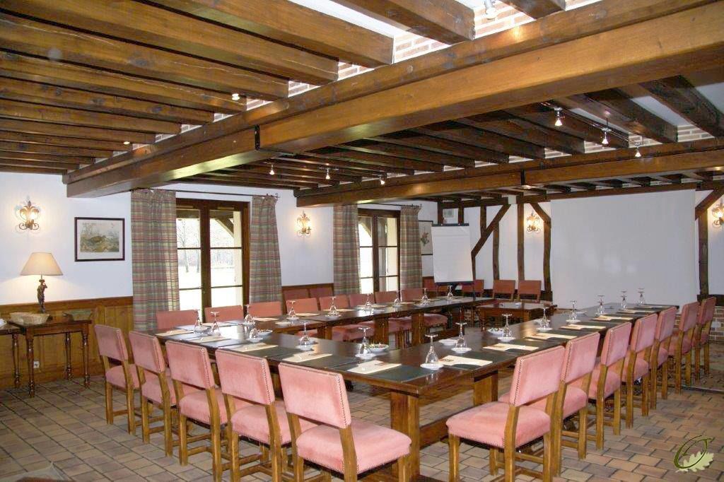 hotel-la-ferte-saint-aubin-l-oree-des-chenes-salle-seminaire