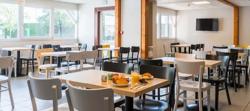 hotel-orleans-saint-jean_4609_breakfast-room-23716