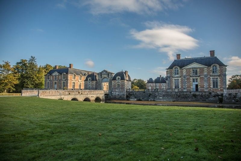 patrimoine-la-ferte-saint-aubin-chateau-pelouse