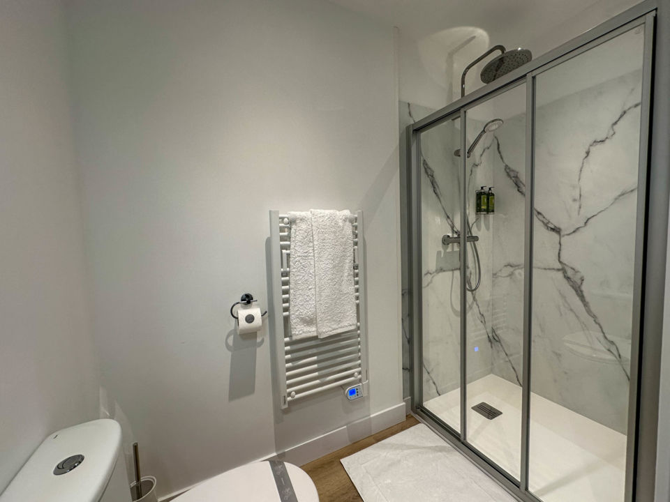 Sdb 2 Orangerie douche