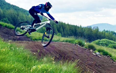 Coupe AURA VTT enduro_Super-Besse