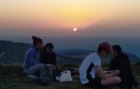 Pique-nique au coucher de soleil, randonnée accompagnée_Murol