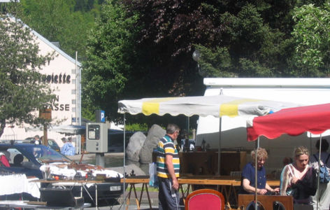 Brocante, vide-greniers et collections_Chambon-sur-Lac