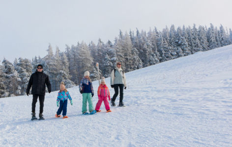 Balade et glissades en famille, randonnée accompagnée_Super-Besse