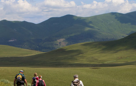 Balade au coeur des volcans, randonnée accompagnée_Murat-le-Quaire