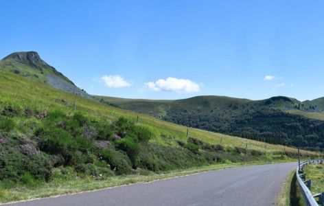Montée historique de la Banne_Murat-le-Quaire