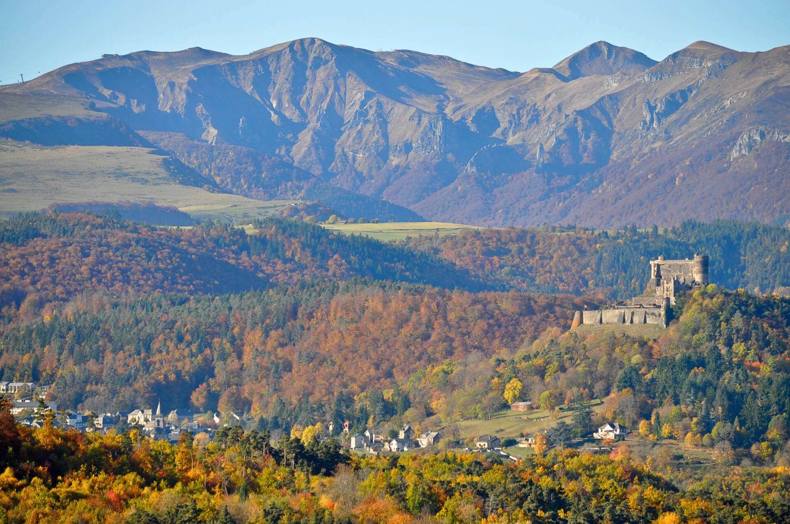 Le Ch teau De Murol Une Forteresse Dans Le Puy de D me 63 Le Ch teau De Murol Une Forteresse Dans Le Puy de D me 63
