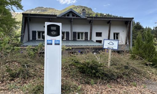 Bornes de recharge pour véhicule électrique au Gîte Hôtel le P'tit Cham