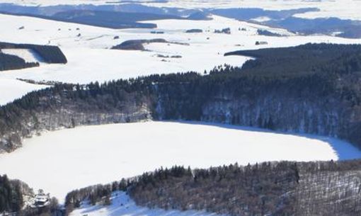 Entre volcans et truffade, randonnée hivernale accompagnée