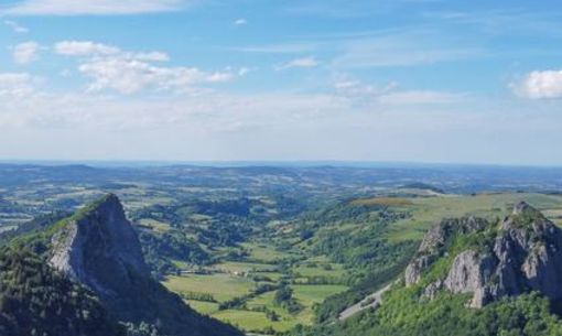 Découverte du volcanisme aux Roches Tuillière et Sanadoire avec un volcanologue