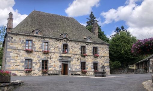 Mairie de Murat-le-Quaire