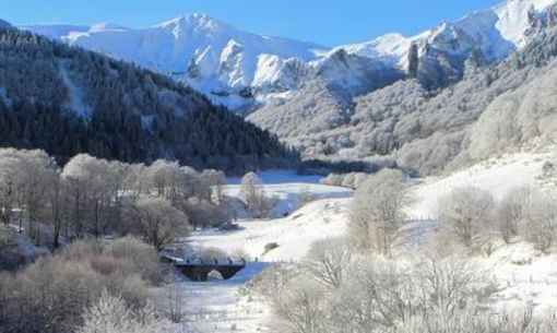 Découverte de la Vallée de Chaudefour, randonnée accompagnée avec transport en mini-bus
