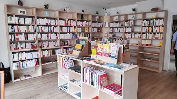 librairie-salon-de-the-la-ferte-saint-aubin-la-tasse-d-encre-interieur